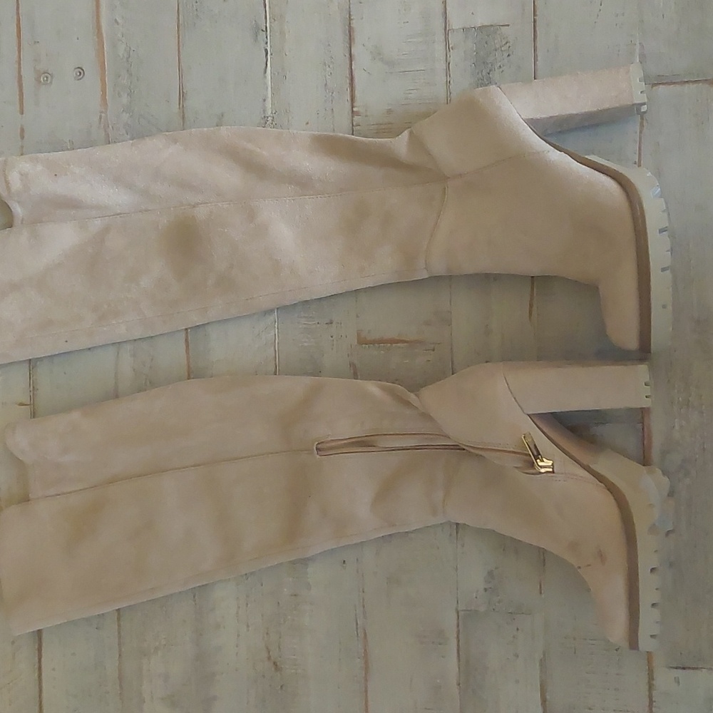 Last Call!! JLo Size 7.5 Knee High Tan Boots - Picture 2 of 6
